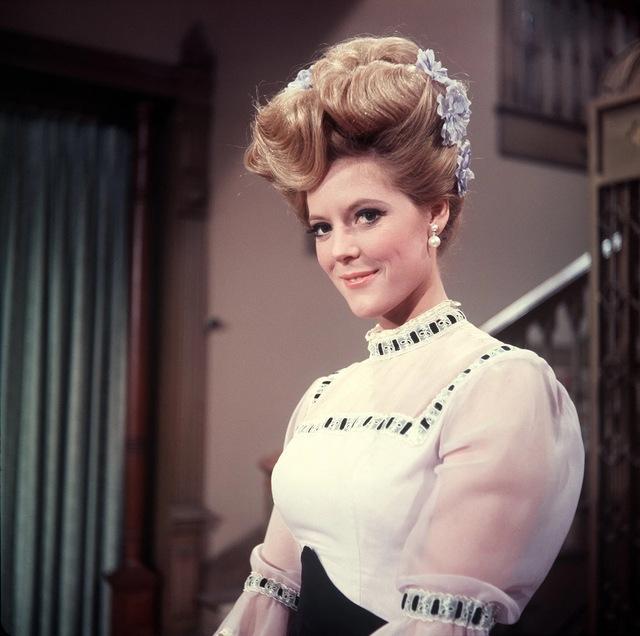 The Bradley Sister’s Graceful Exit: How Linda Kaye Henning Mastered the Art of Living Well